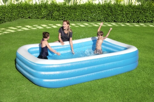 FAMILY SWIMMING POOL W2