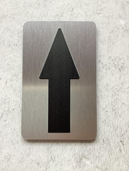 ARROW SIGN WITH RAISED LETTERS/IMAGE