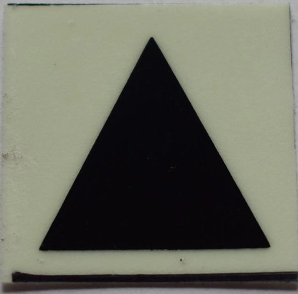 GLOW IN DARK TRIANGLE EMERGENCY MARKING SIGN GLOW IN DARK TRIANGLE EMERGENCY MARKING SIGN