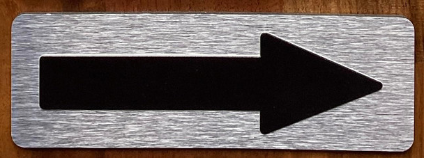 ARROW SIGN WITH RAISED LETTERS/IMAGE