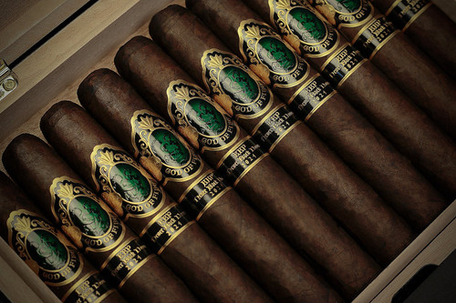 Fuente God of Fire KKP Never Back Down Gran Toro 56 Box of 10