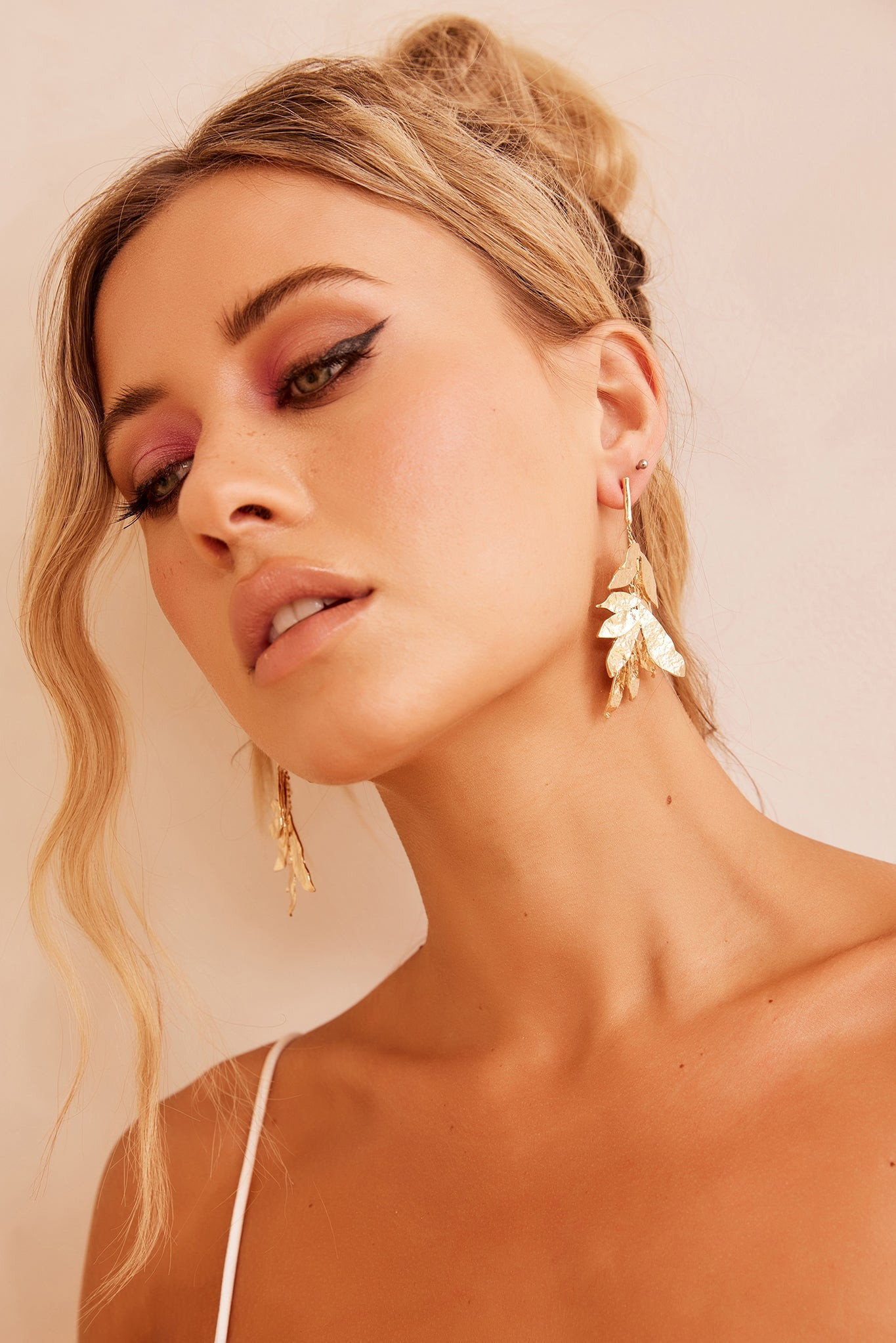 Carry Your Heart Earrings - Gold | Sage and Paige AUS.