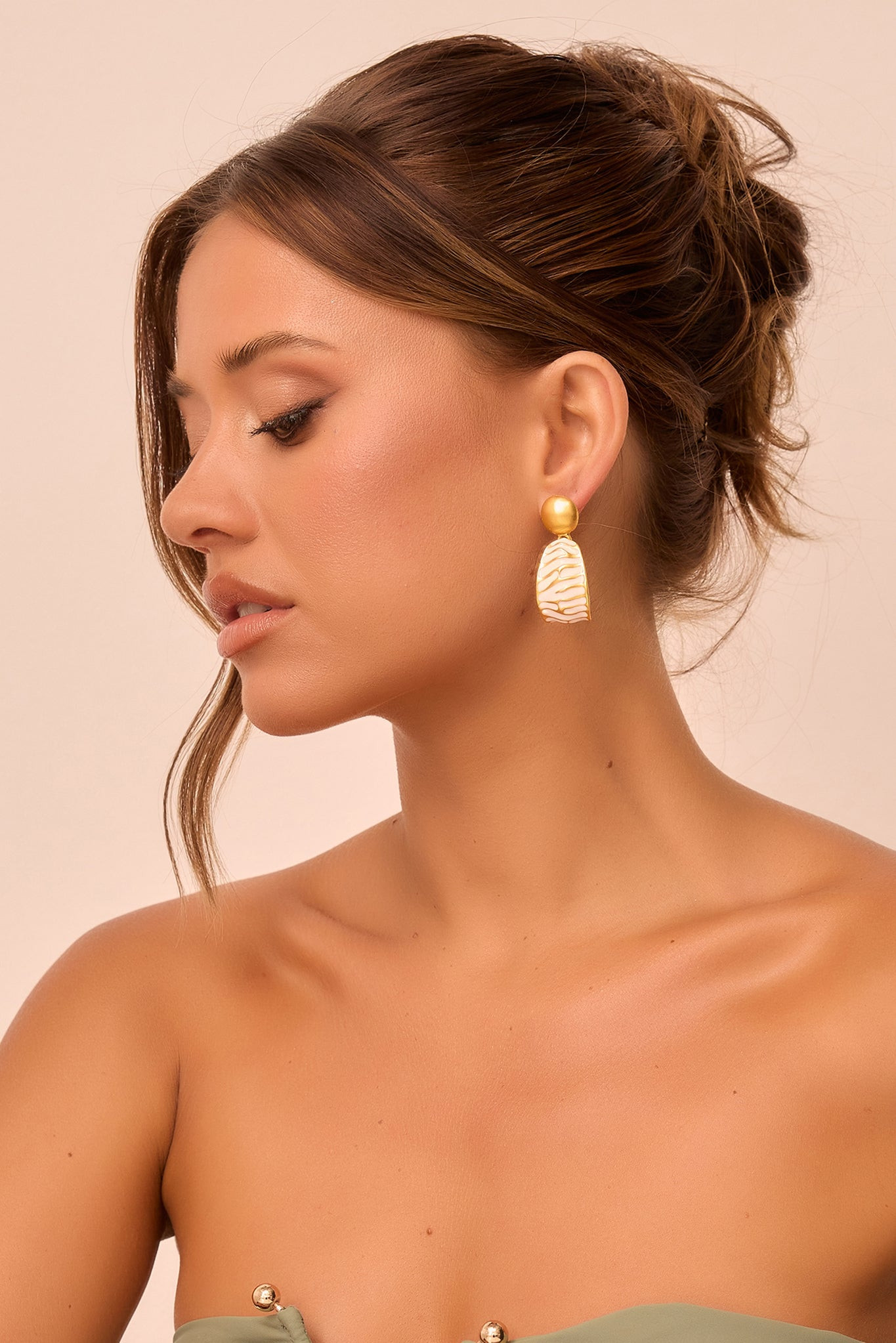 Coastal Echo Earrings - White Gold