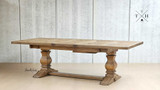 The table partially extended to 260cm, showcasing the ease of extension