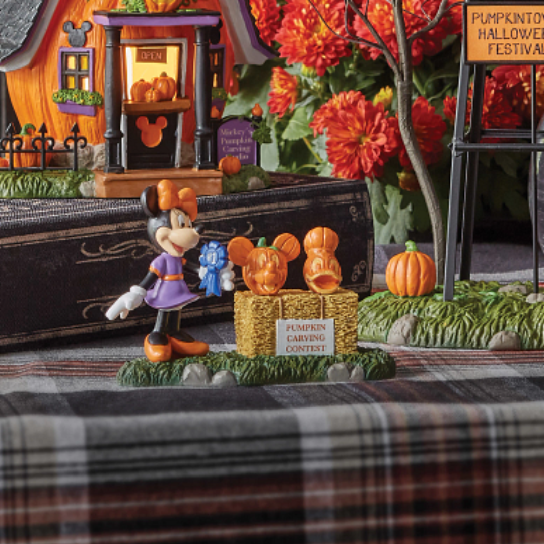 Department 56 Disney Mickey's Pumpkintown Minnie Picks A Winner - Thumbnail 4
