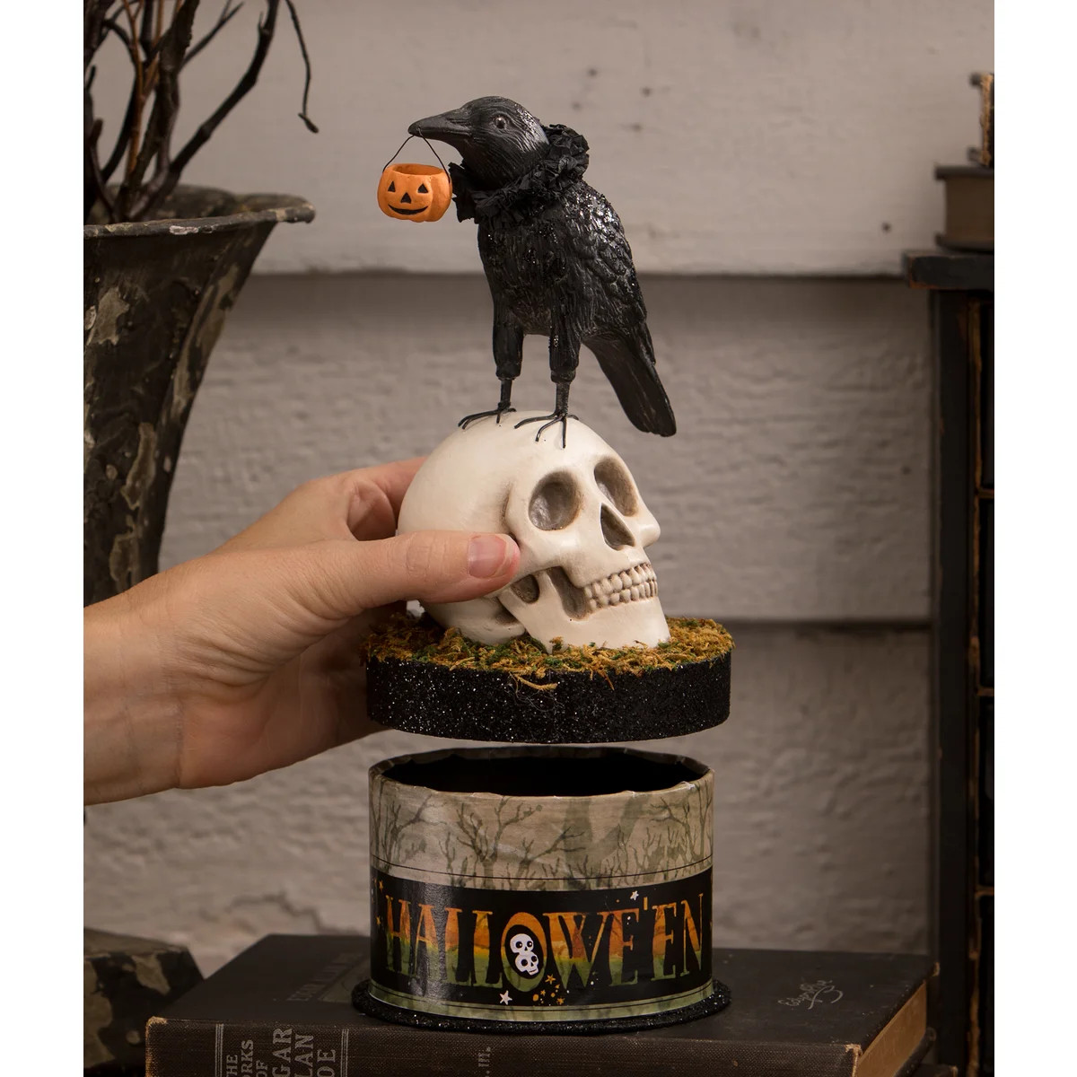 Bethany Lowe Halloween Hildegarde avec panier à potions TD4144