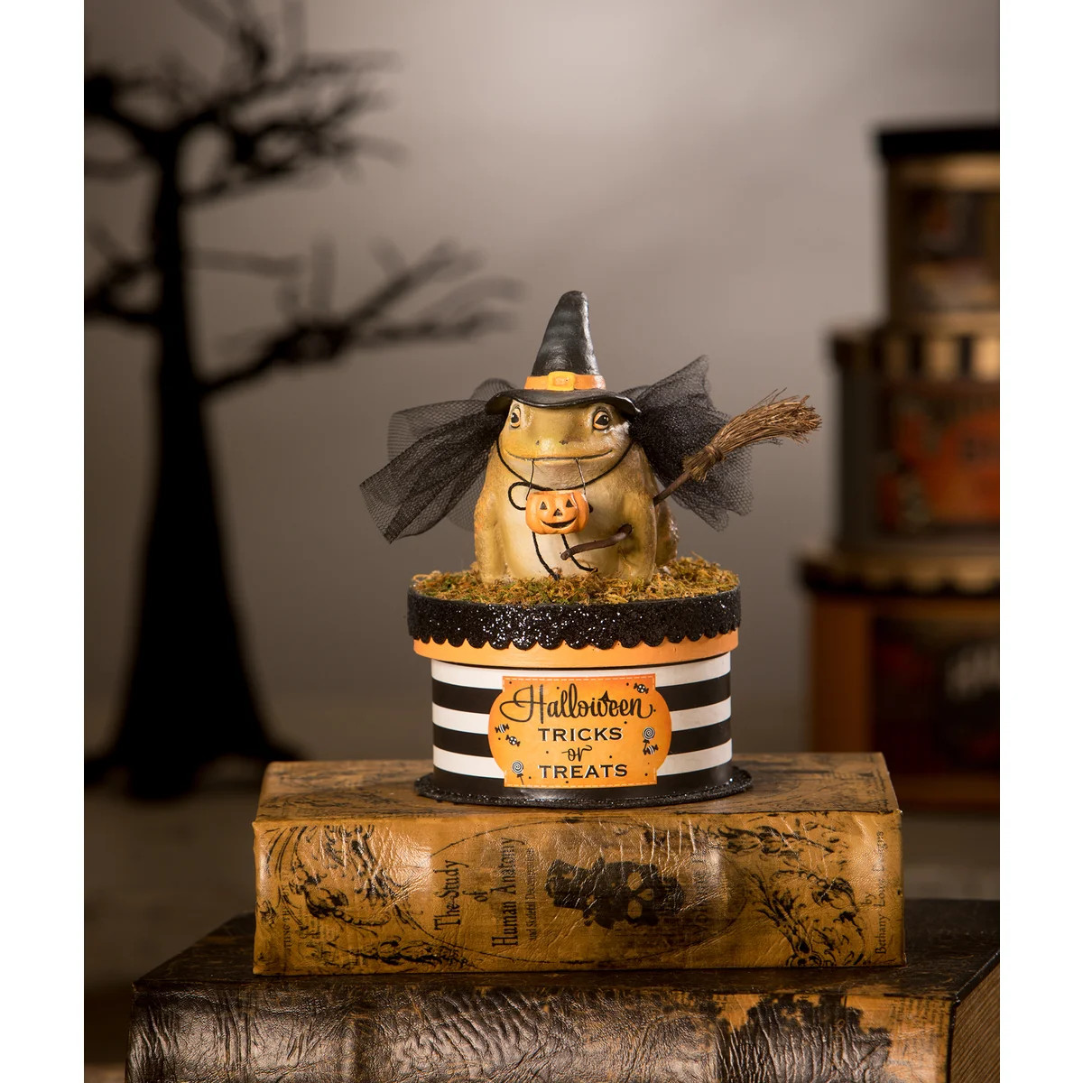 Bethany Lowe Witchy Toad - Thumbnail 2