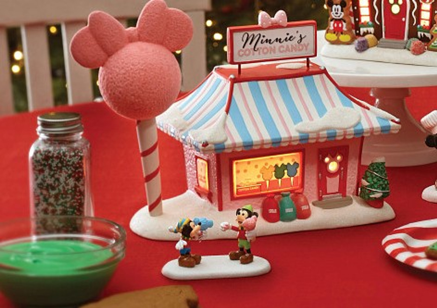 ジョン・シェリー ディズニー MickeyTown 5501 額縁付19/150 Department 56 Disney Village Minnie's Cotton Candy Shop
