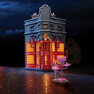 Department 56 Harry Potter Village Weasleys' Wizard Wheezes