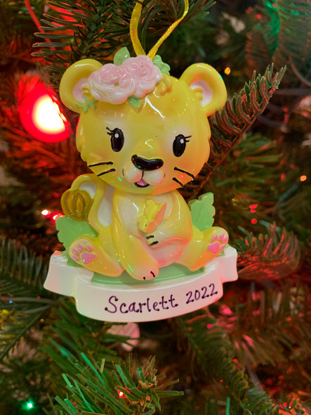 Mädchen-Löwenjunges, personalisierter Weihnachtsschmuck or2362-f -2