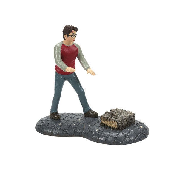 Department 56 Harry Potter Village Harry & His Monster Book Figure 6010456 -2