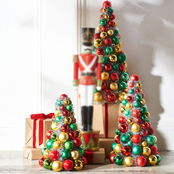 Raz 10 英寸、13 英寸或 15.5 英寸紅色、綠色和金色球裝飾品聖誕樹 
