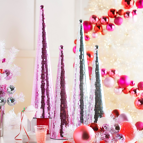 زينة شجرة عيد الميلاد المخروطية على شكل كرة ديسكو باللون الفضي أو الوردي