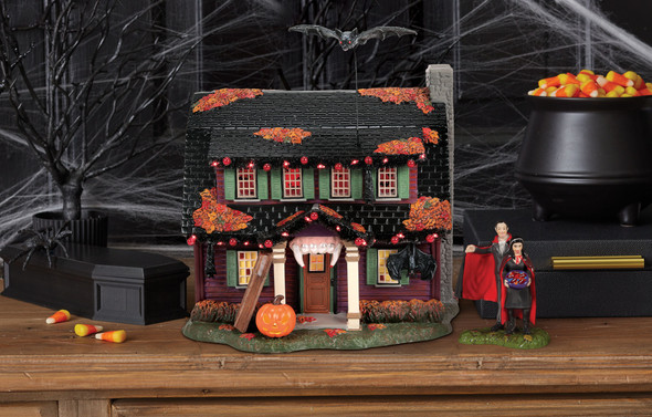Department 56 Snow Village Halloween Village The Vampire House Building 6018351