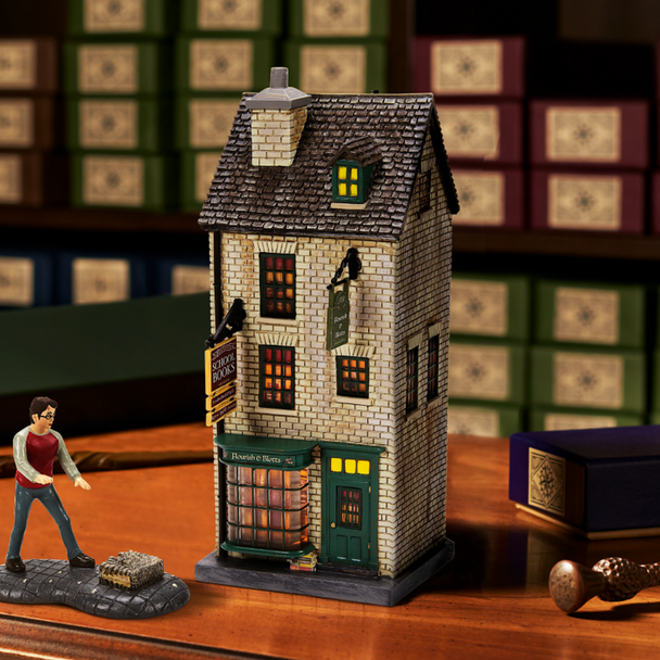 Department 56 อาคาร Harry Potter Village Flourish and Blotts 6010455