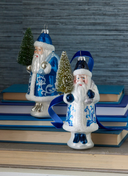 Raz 5,5" Delft Santa dengan Ornamen Natal Kaca Pohon 4352893