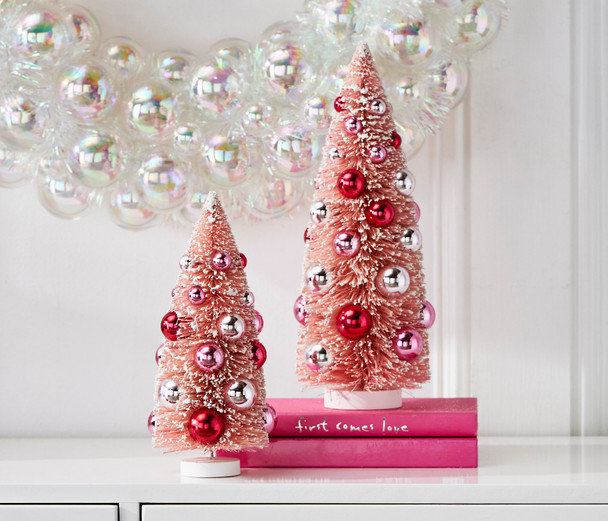 Árbol de cepillo para botellas Raz de 12 "con adornos rosados ​​Decoraciones navideñas 4416190