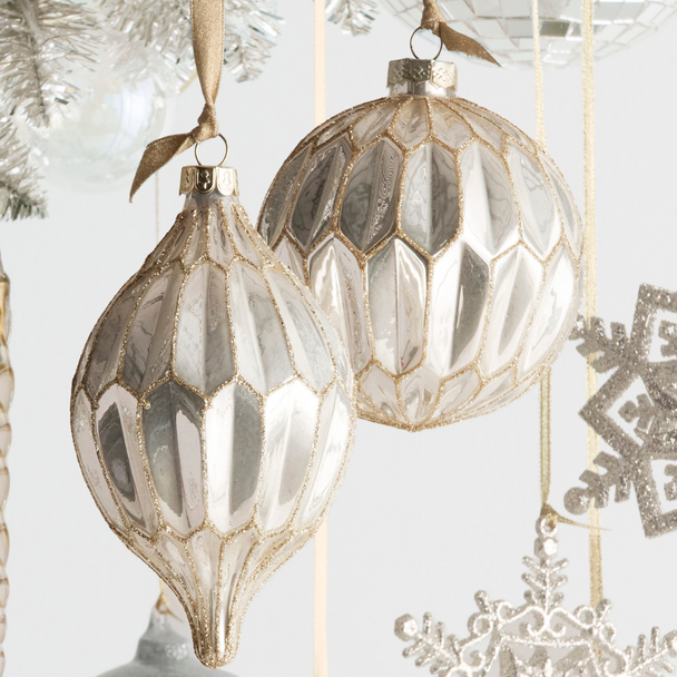 Raz 4" White Pearlescent Glass Ball or Final Christmas Ornament 4522896