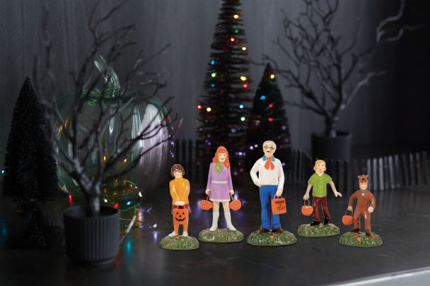 Department 56 Halloween Halloween Village Scooby Doo Trick or Treaters Figures 6015638