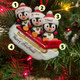 adorno navideño personalizado de 3,75" Familia de 3 pingüinos en trineo OR1915-3-2