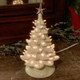 Árbol de Navidad iluminado de cerámica blanca de 12"