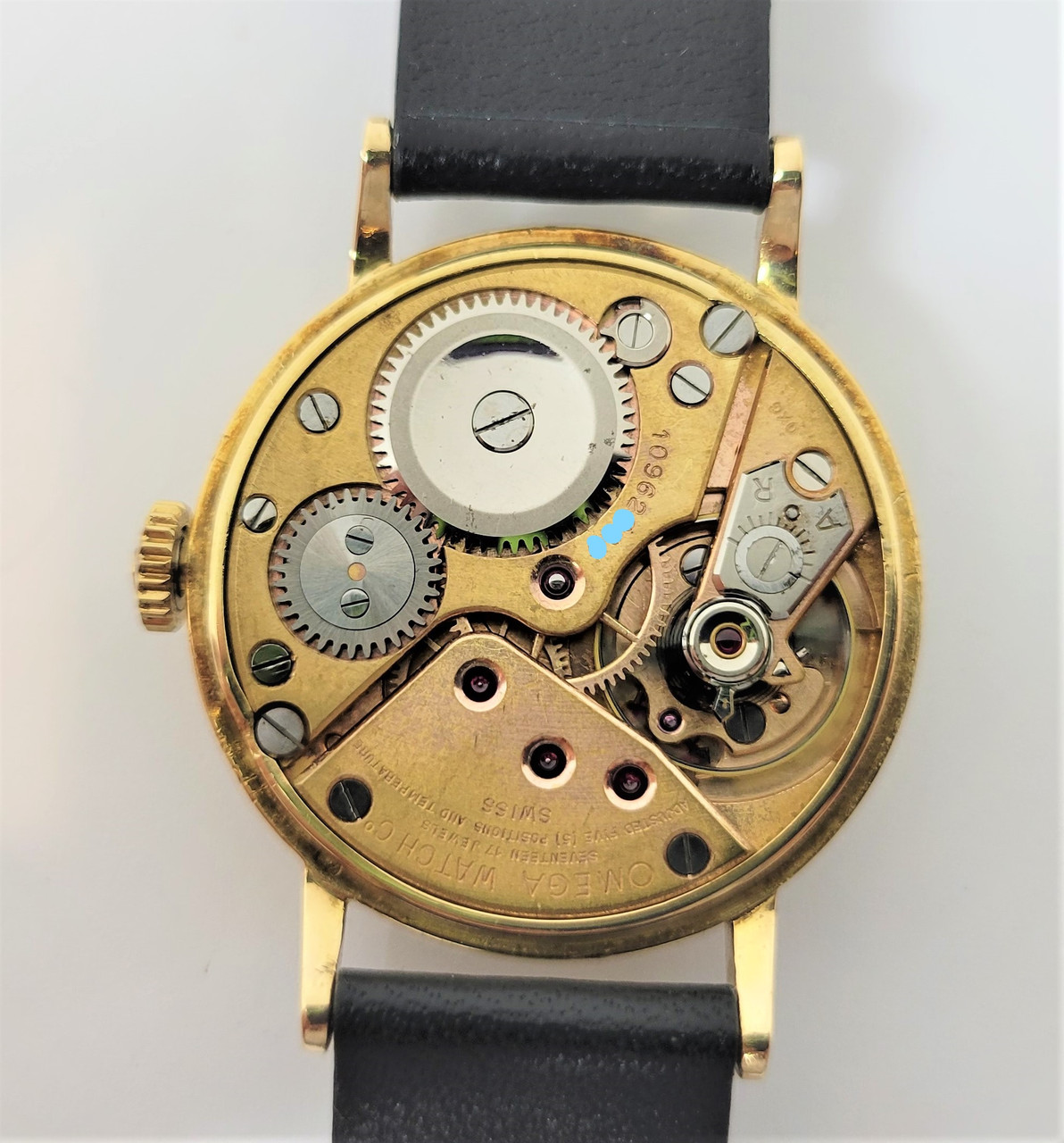 Vintage Solid 18k Gold OMEGA 17J Winding Watch