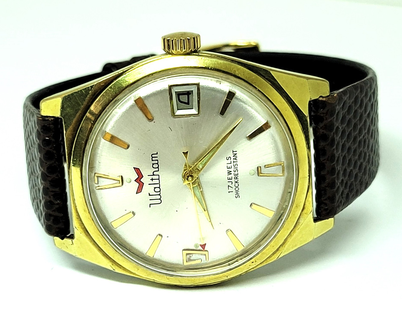 Vintage 18 GP WALTHAM Shock Resistant DATE Winding Watch Cal R614