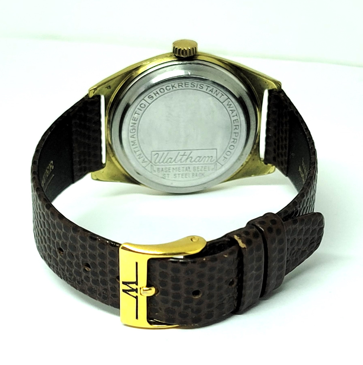 Vintage 18 GP WALTHAM Shock Resistant DATE Winding Watch Cal R614