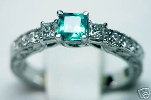 0.40 ct Emerald & 0.38 ct  Diam 14K White Gold Fashion/ Engagement Ring