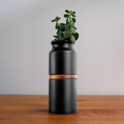 The Chelsea Vase in Black - product view 1