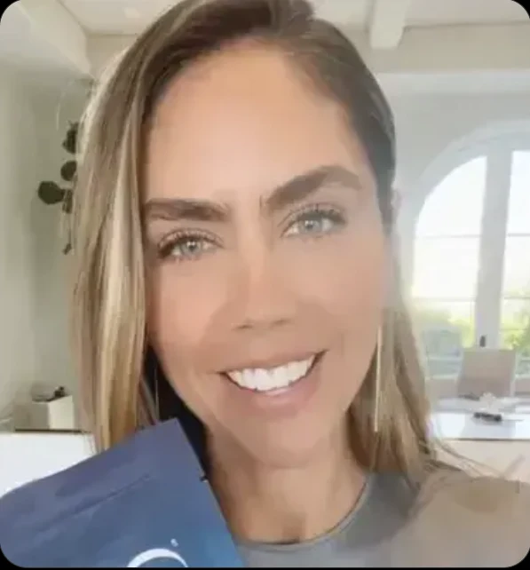 Alyssa Nobriga holding a MOOD product