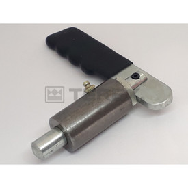 CHUTE PIVOT DOOR RELEASE