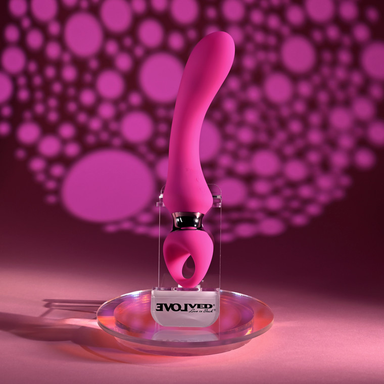 Discover the Kiss the Ring by Evolved Novelties (EN-RS-8101-2) — silicone rechargeable tapping vibrator. Experience a new reign of pleasure with this curved,...
