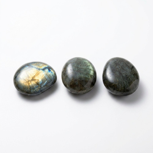Labradorite Gallet Palm Stone | Protection, Intuition & Inner Magic
