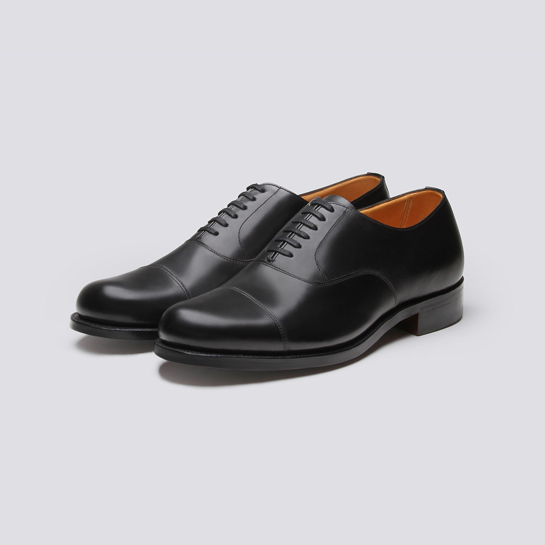 Shoe No.2 | Mens Oxford shoe in Black Calf Leather on a