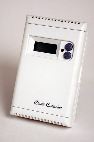 Digital Cooler Thermostat 115/230 Line Voltage 7617 - Indoor