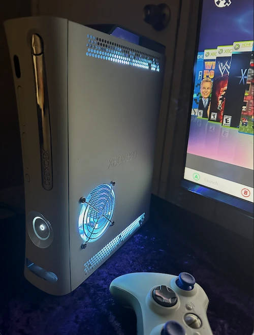 Custom Xbox 360 Phat RGH3 – White w/ RGB LEDs