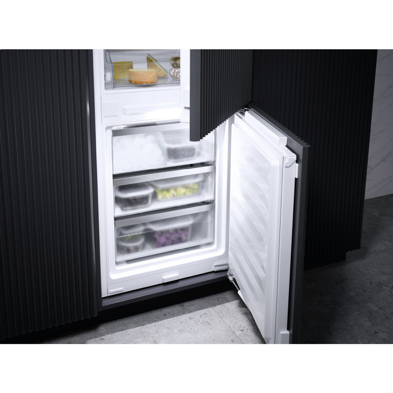 KFNS7795D - 246l Integrated Bottom Mount Fridge - Integrated