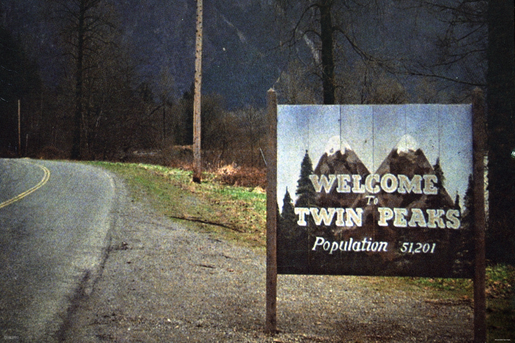 Welcome To Twin Peaks Sign Opening Credits Season 1 David Lynch TV