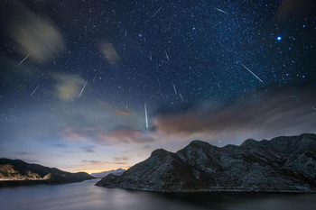 Laminated Geminids Meteor Shower Photo Photograph Cool Wall Decor Art Print Poster Dry Erase Sign 36x24