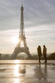 Couple Tourists Looking at Eiffel Tower Paris Photo Photograph Cool Wall Decor Art Print Poster 16x24