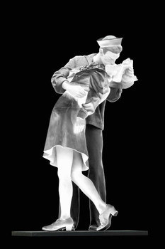 Public Statue of a Sailor Kissing a Nurse VJ Day Photo Photograph Romance Romantic Gift Valentines Day Decor Cool Wall Decor Art Print Poster 16x24