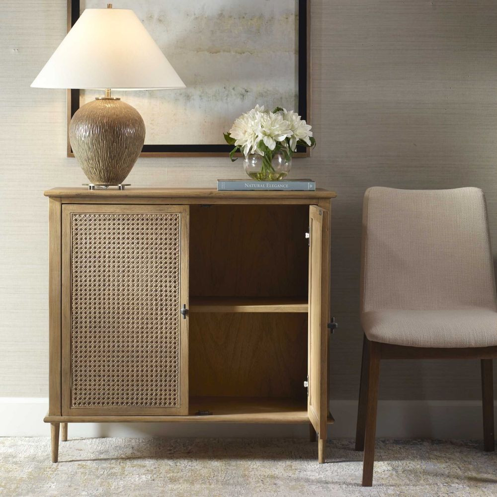 {"pim_id":"208_furn_5579_50121_a1_v1_1k","sku":"208_50121","media_type":"media"}
