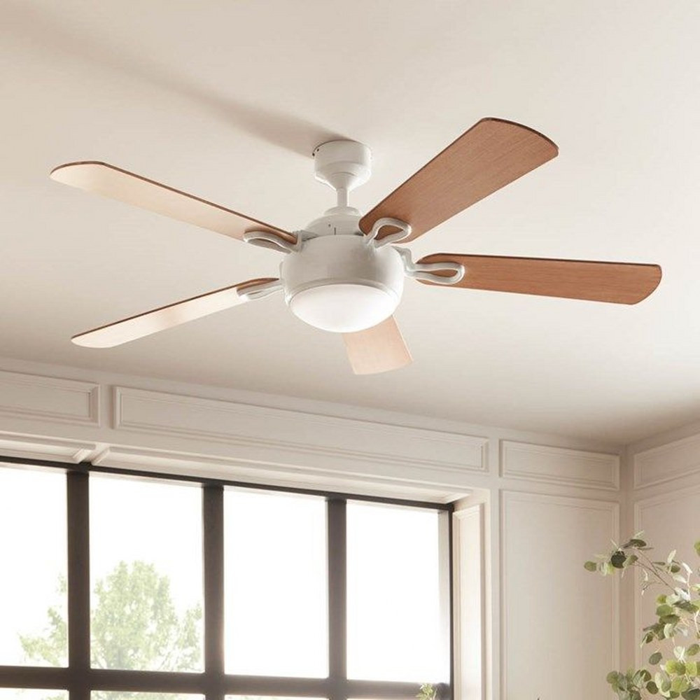 {"pim_id":"147_300415WH_LS5_1k","sku":"147_300415","media_type":"media"}