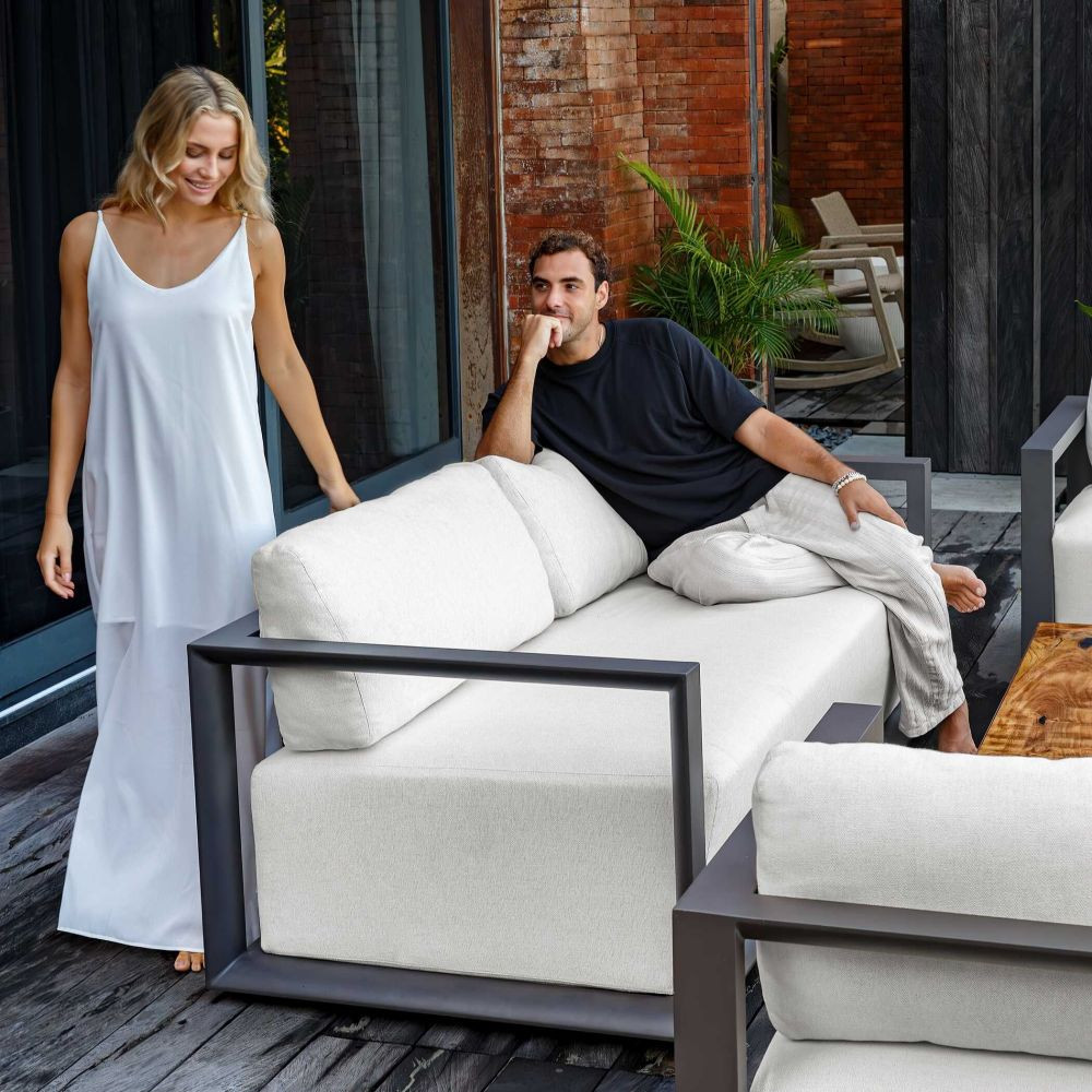 {"pim_id":"208_furn_8449_53134_a8_v1_1k","sku":"208_53134","media_type":"media"}