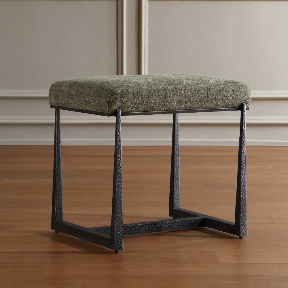 {"pim_id":"208_furn_8492_53120_a0_v1_1k","sku":"208_53101_P","media_type":"media"}