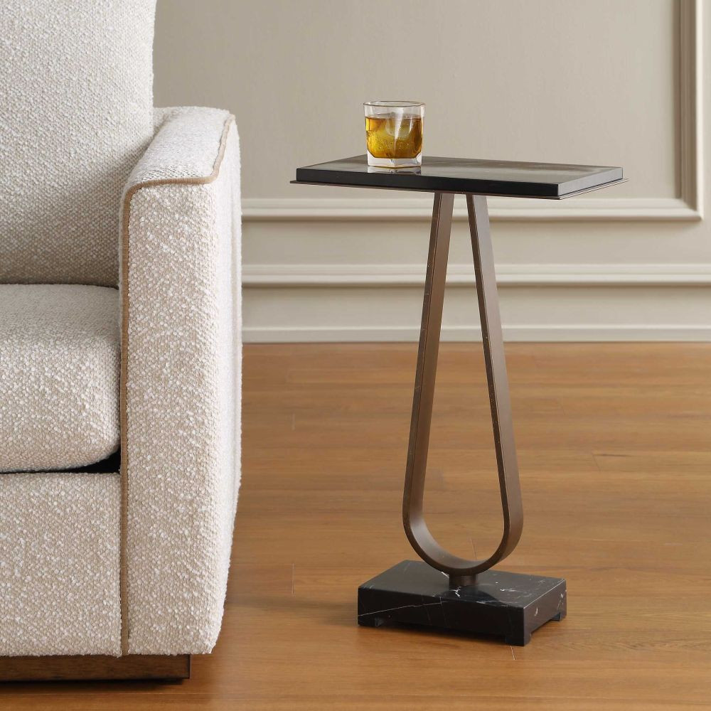 {"pim_id":"208_furn_8101_51128_a0_v1_1k","sku":"208_51128","media_type":"media"}