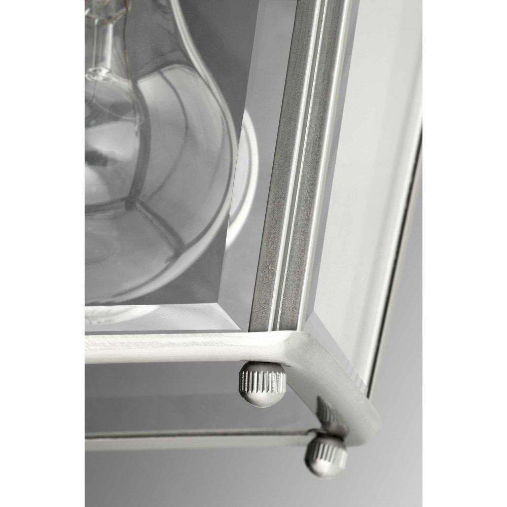 {"pim_id":"70_newhaven_flushmount_beveledglass_detailshot_1k","sku":"70_P6612-31","media_type":"media"}