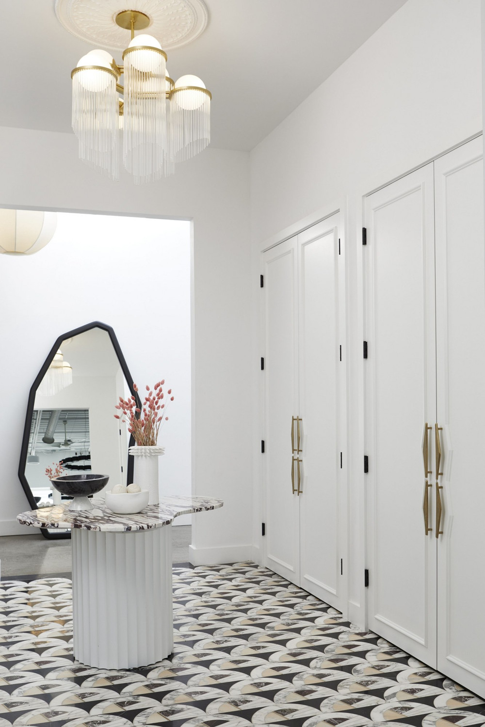 {"pim_id":"72_celestial_398_32_agb_design_ali_budd_interior_alibuddinteriors_2_new_2k","sku":"72_398-32-AGB","media_type":"media"}