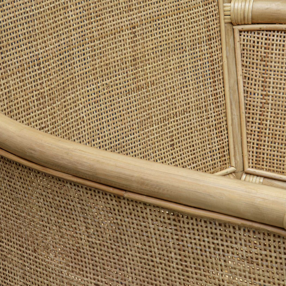 {"pim_id":"208_furn_7392_23936_a6_new_2k","sku":"208_23936","media_type":"media"}